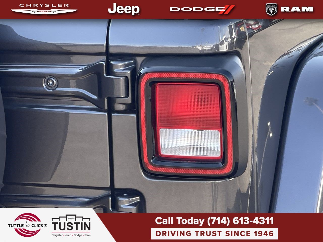 Used 2020 Granite Crystal Metallic Clearcoat Jeep Sahara image 12