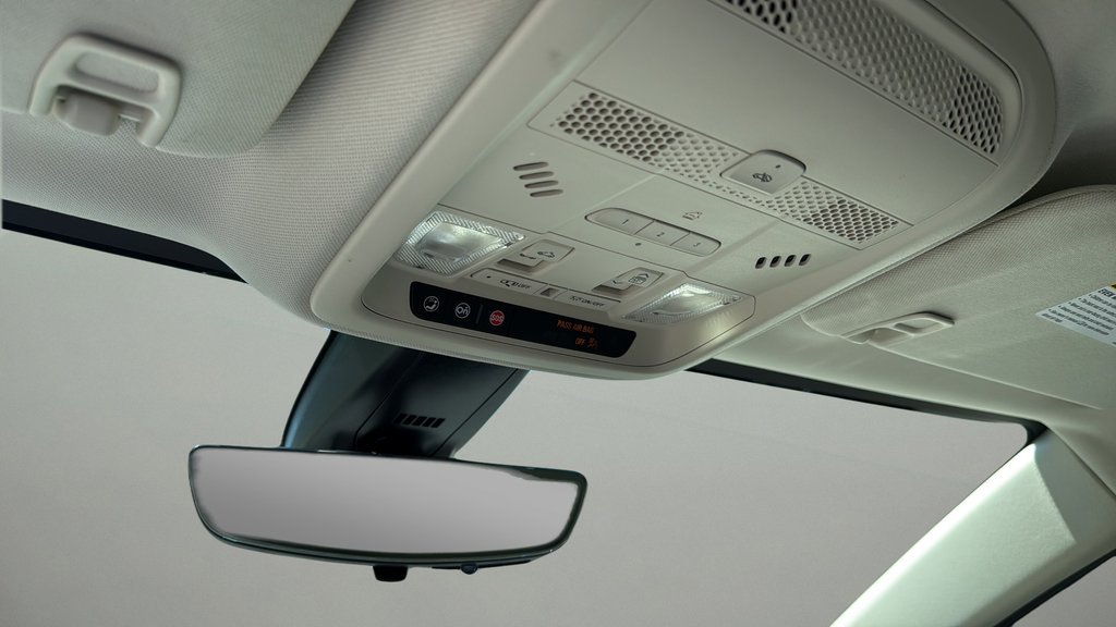 Used 2022 INFRARED TINTCOAT Cadillac AWD Premium Luxury image 35