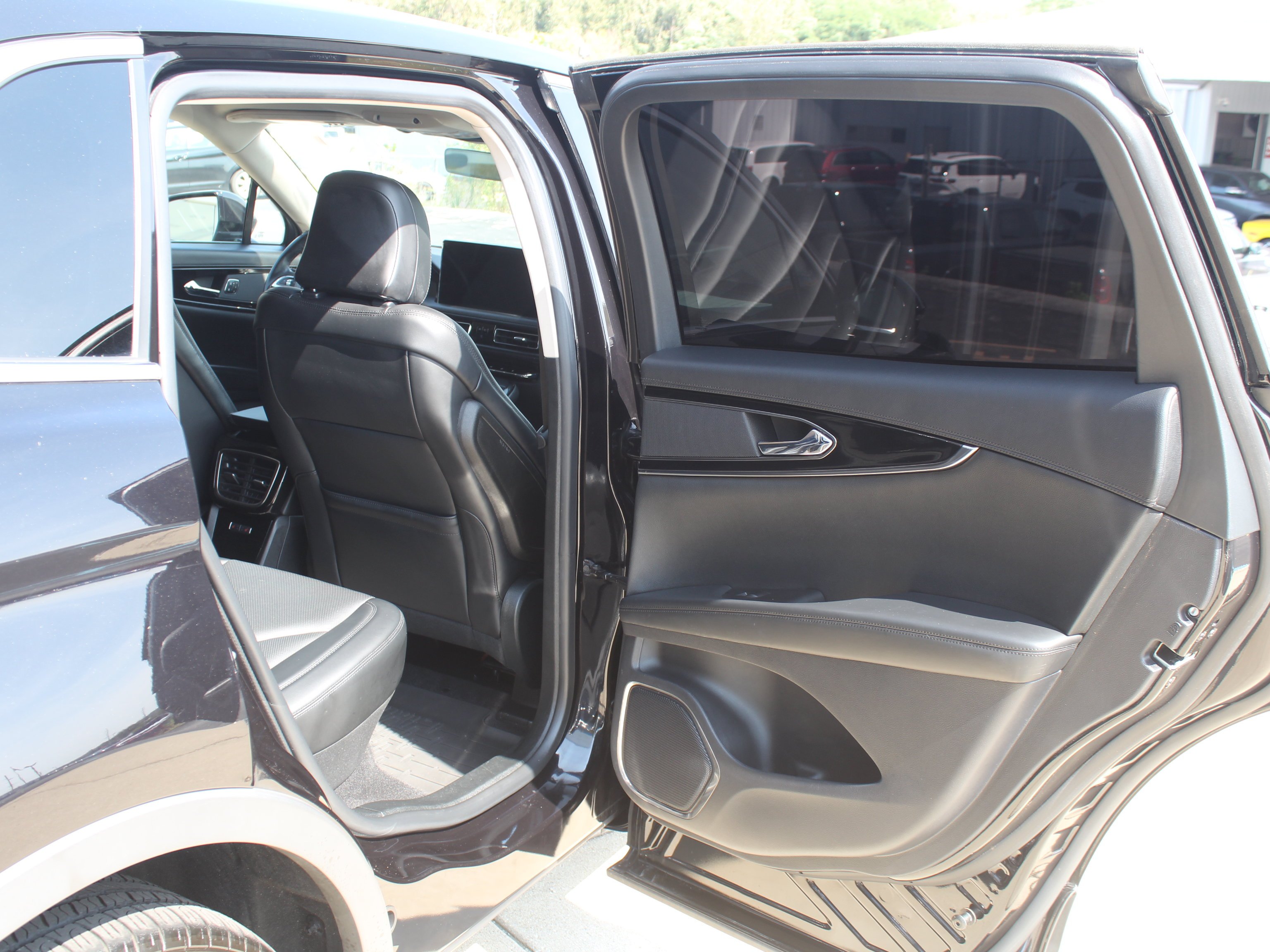 Used 2022 Black Lincoln Reserve image 26