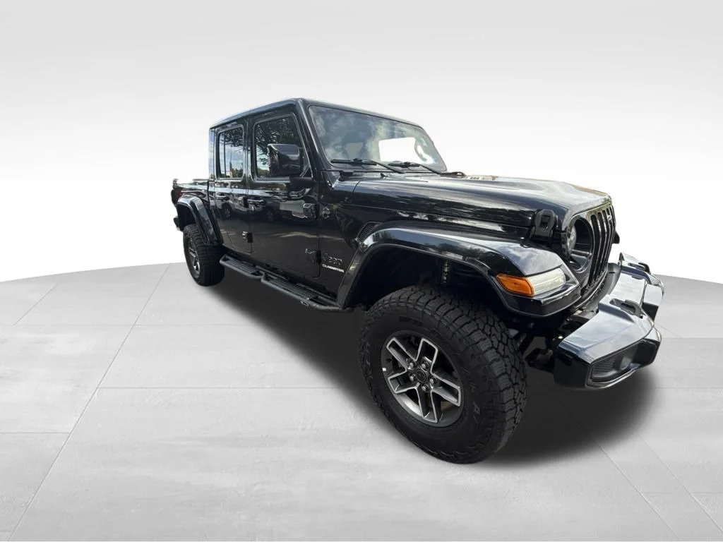 Used 2021 Black Jeep Overland image 12