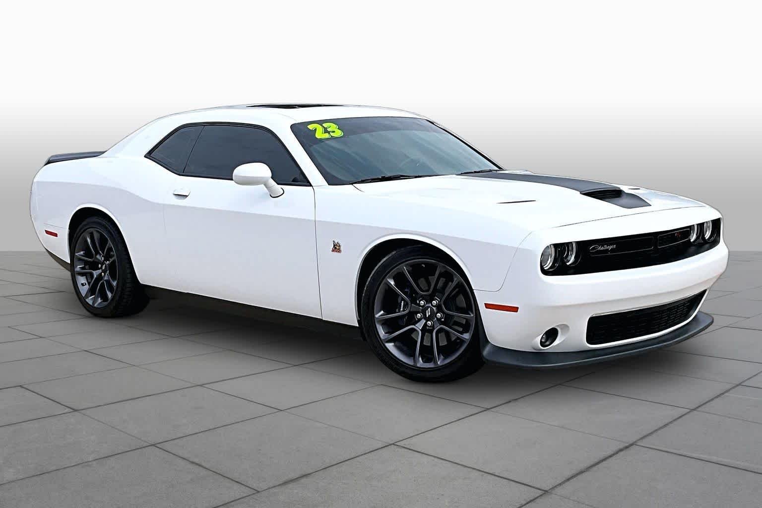 Used 2023 White Knuckle Clearcoat Dodge R/T Scat Pack image 3