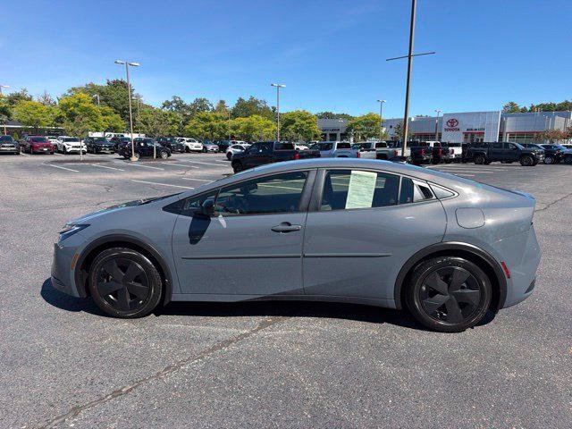 Certified Used 2027 GRAY ME. Toyota  image 9
