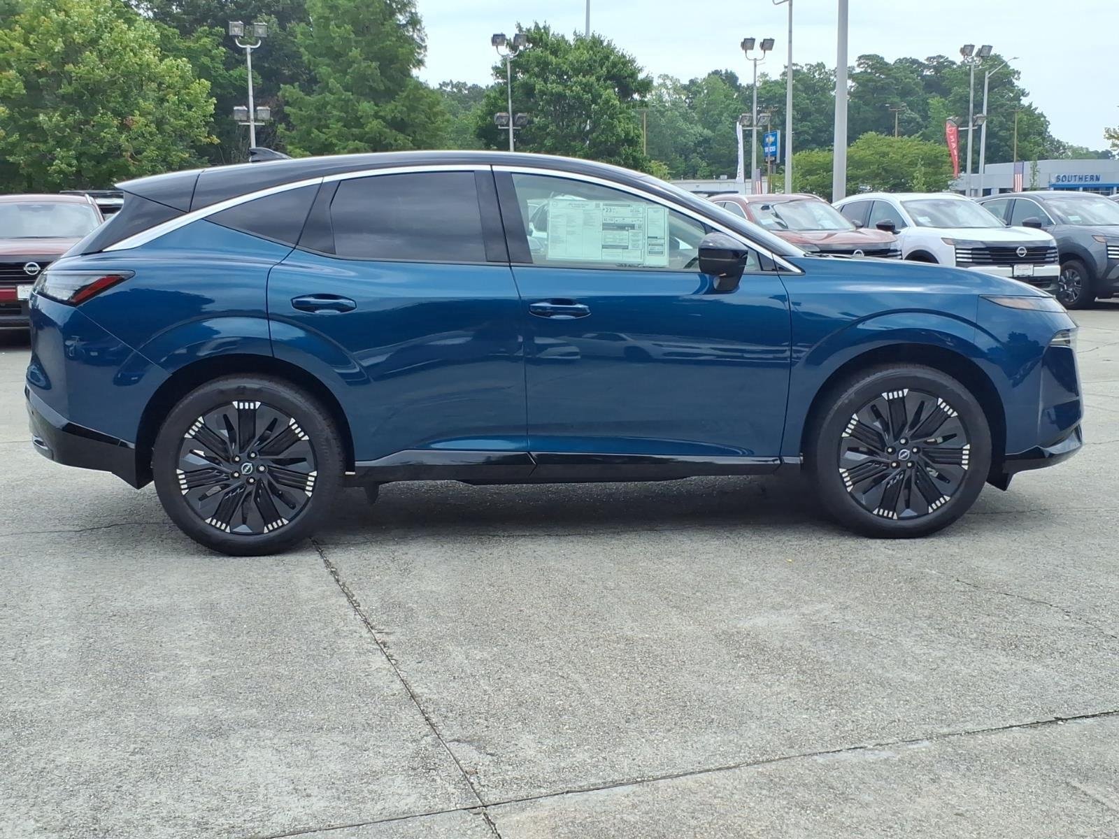 New 2026 Aurora Blue Pearl Metallic / Super Black Two-tone Nissan Platinum image 6