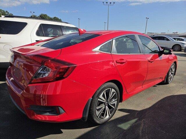 Used 2018 Rallye Red Honda EX-T image 4
