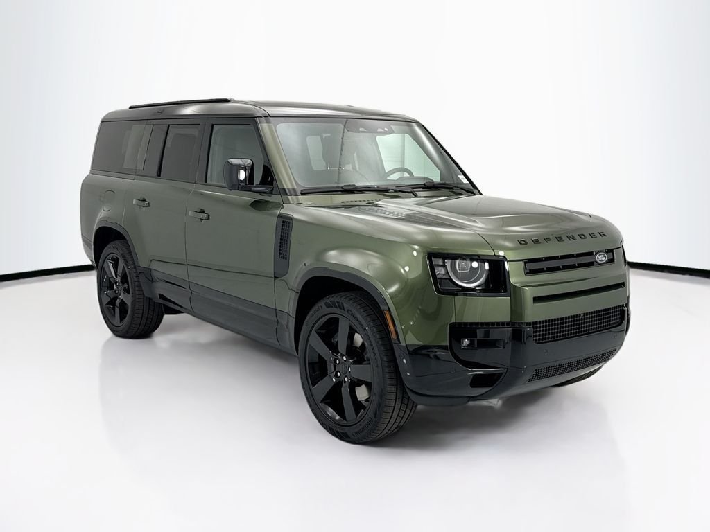 New 2026 Woolstone Green Land Rover X-Dynamic SE image 3