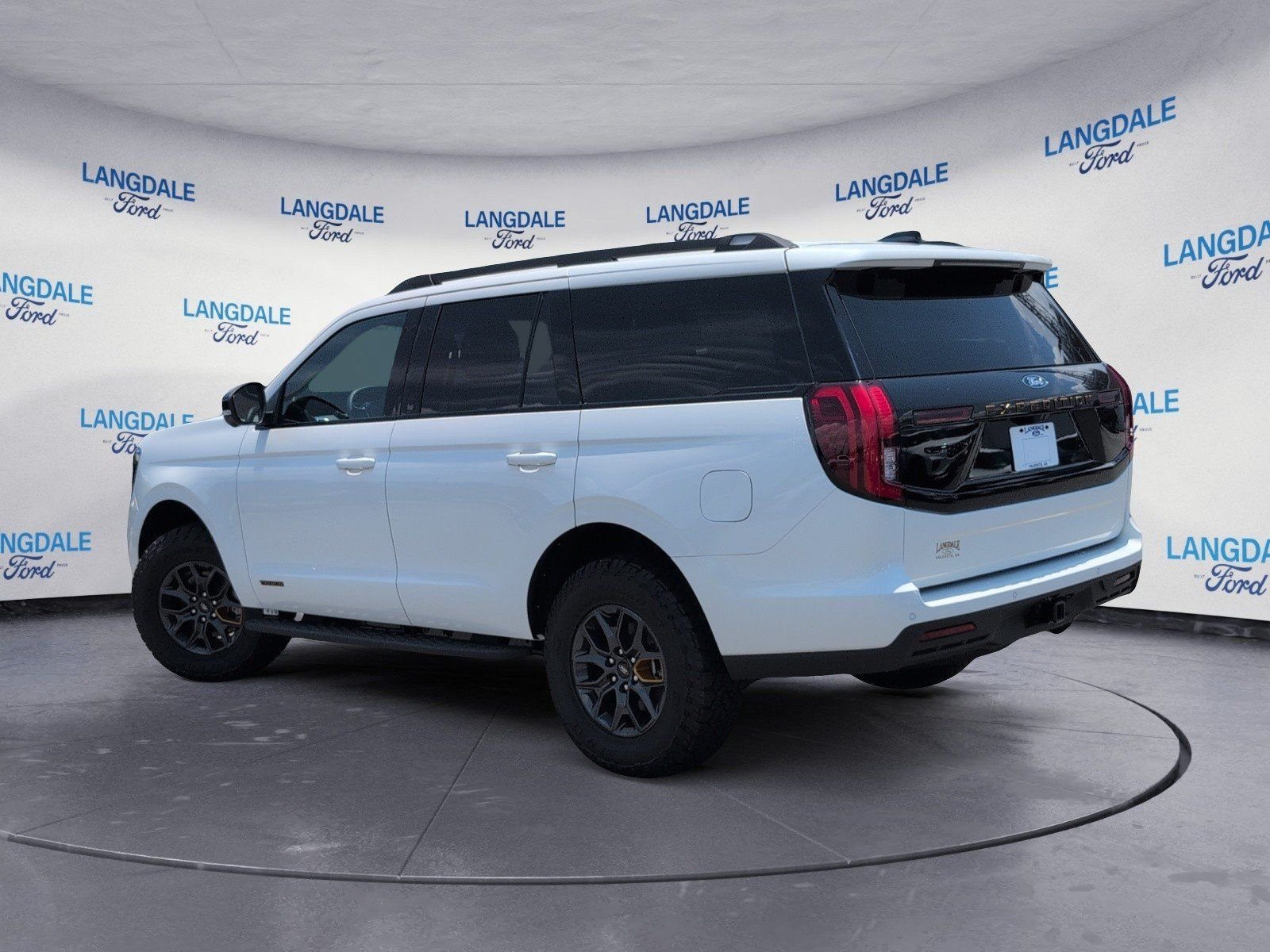 New 2026 Star White Metallic Tri-Coat Ford Tremor image 9