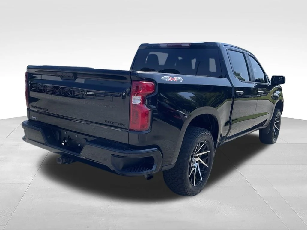 Used 2023 Black Chevrolet Custom image 4