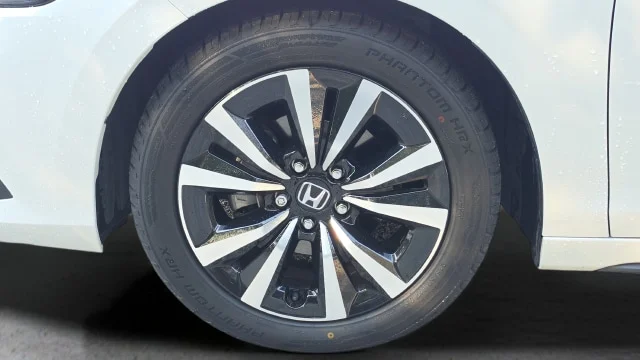 Used 2024 White Honda EX-L image 20