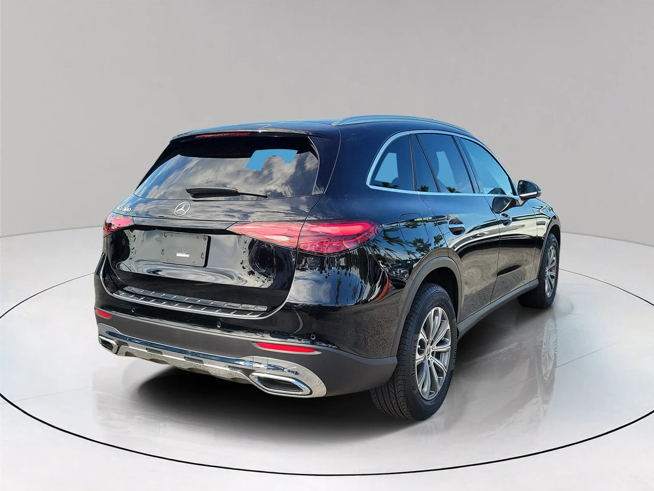 Certified Used 2026 Black Mercedes-Benz GLC 300 image 4
