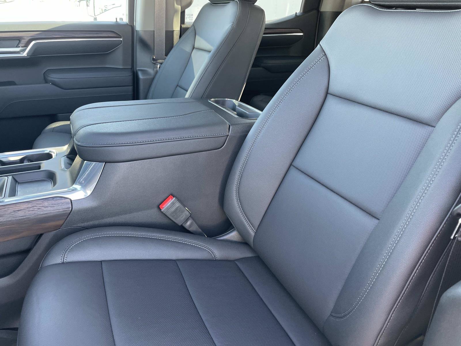 2026 GMC Sierra 1500 SLT - Photo 22