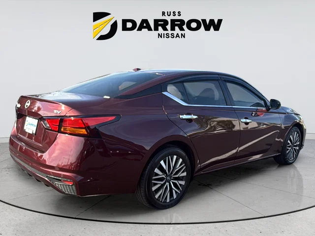 Used 2024 Red Nissan 2.5 SV image 5