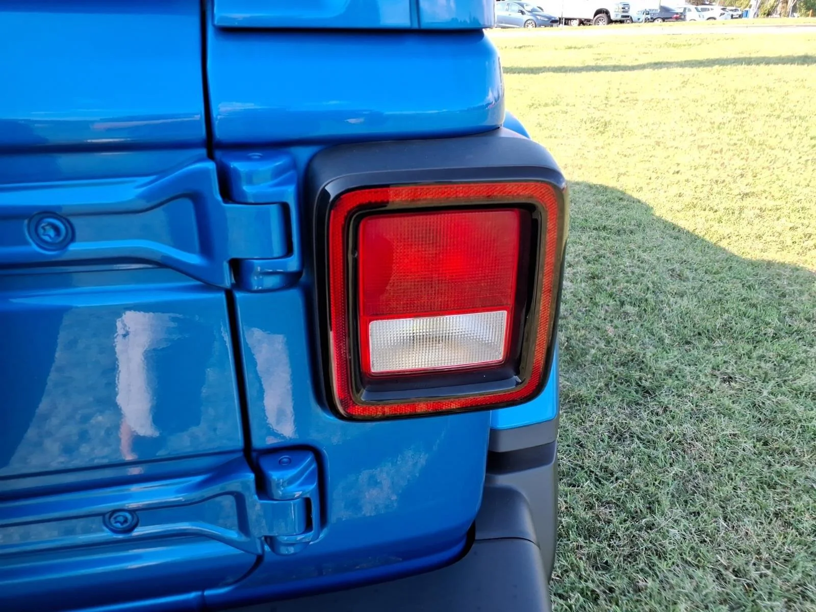 Used 2021 Hydro Blue Pearlcoat Jeep Unlimited Rubicon image 17