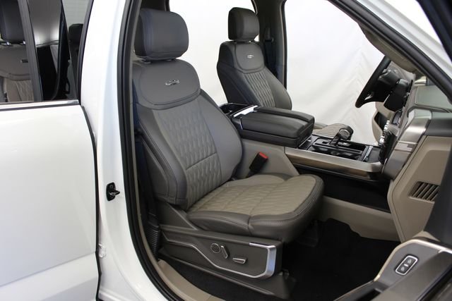 New 2026 Star White Metallic Tri-Coat Ford Platinum® image 34