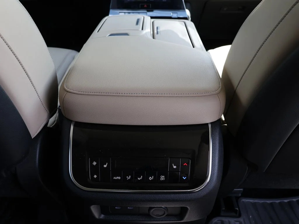Used 2026 White INFINITI PURE image 29