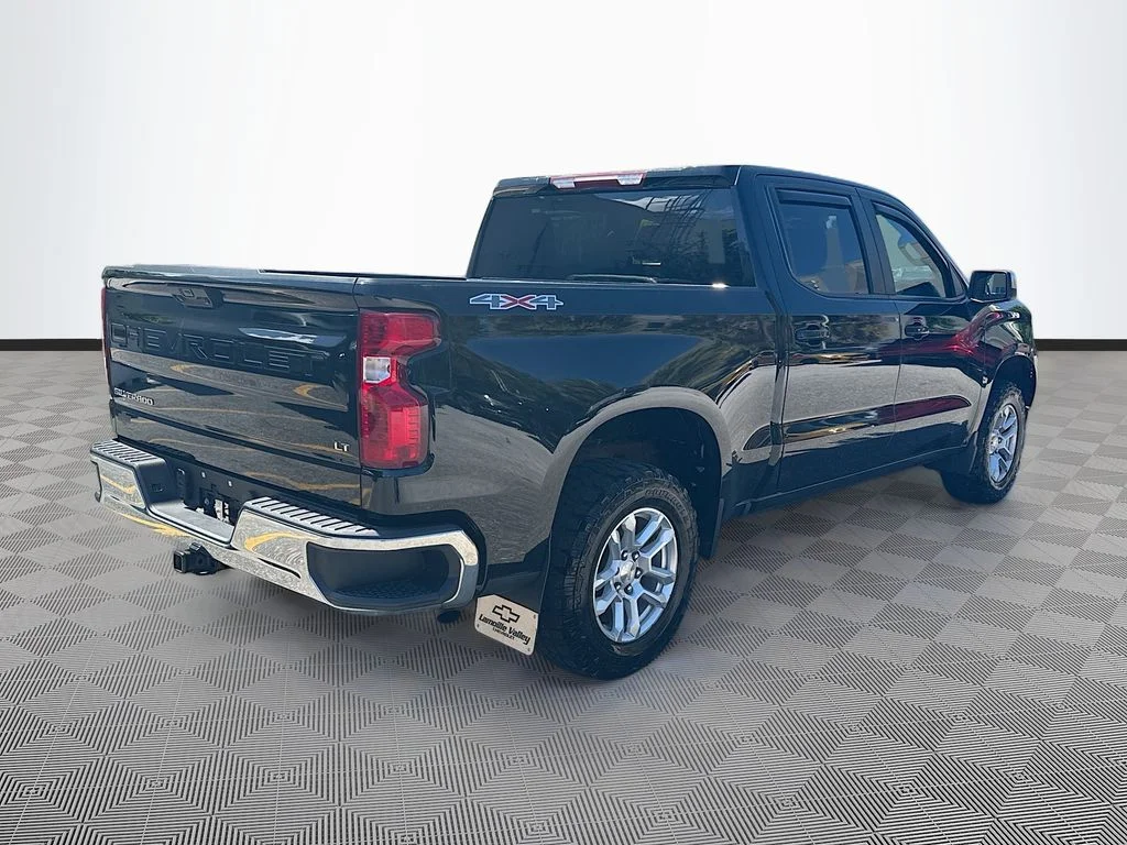 Used 2022 Black Chevrolet LT image 6