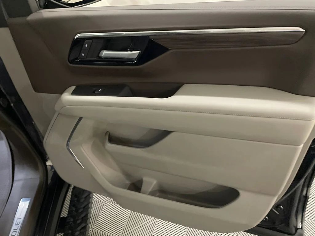 New 2026 Dark Ash Metallic Chevrolet Z71 image 25