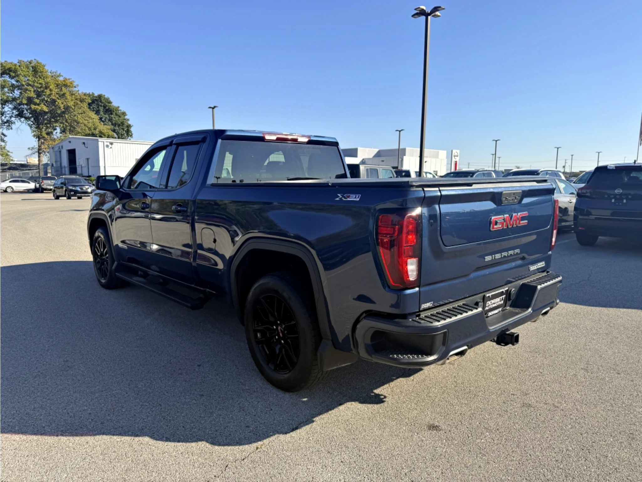 Used 2022 Pacific Blue Metallic GMC Elevation image 21