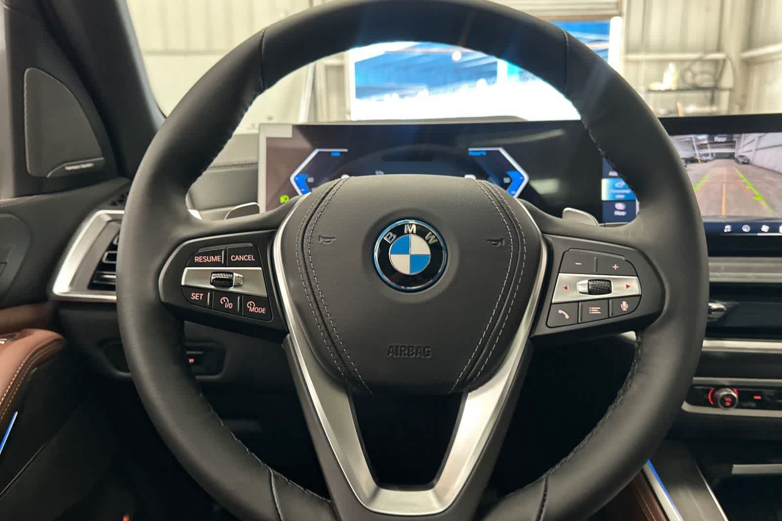 New 2026 Dravit Grey Metallic BMW xDrive50e image 23