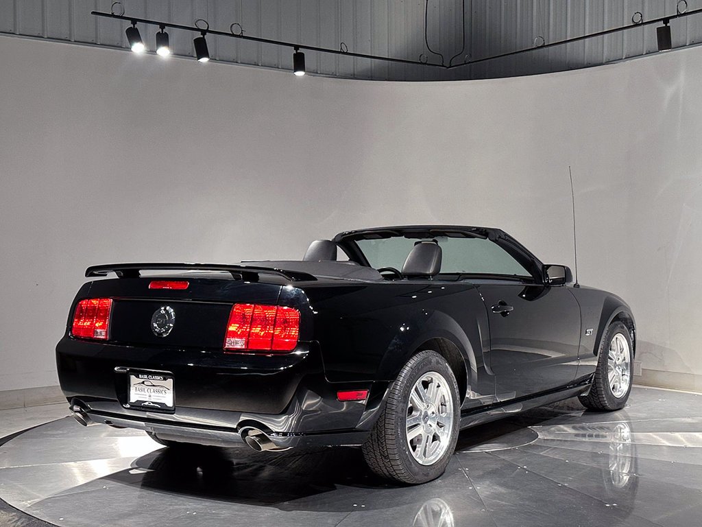 Used 2005 Black Ford  image 7
