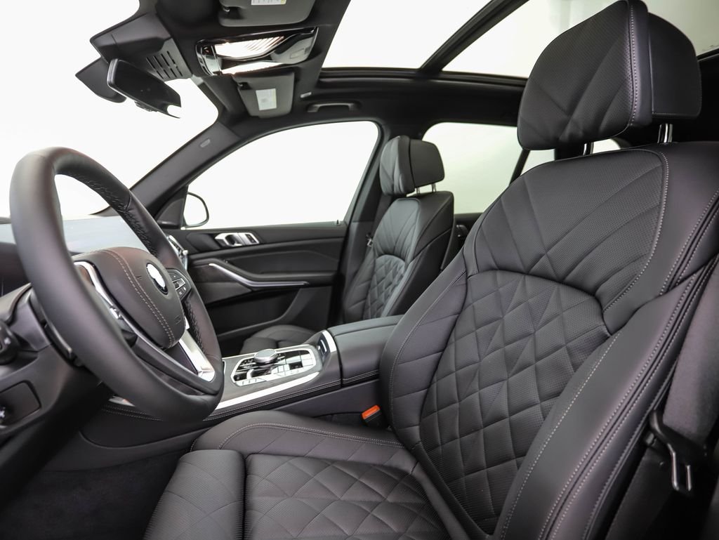 New 2026 Gray Metallic BMW xDrive40i image 11