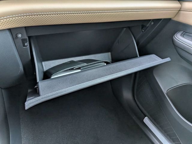 New 2026 White Volkswagen 2.0T SE w/Technology image 25