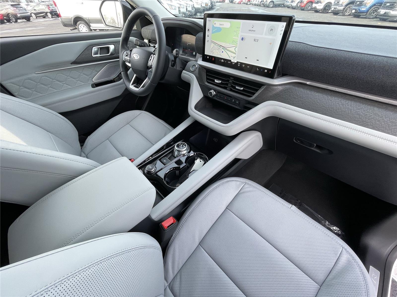 New 2026 Star White Metallic Tri-Coat Ford Platinum™ image 93
