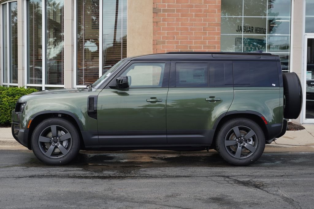 New 2026 Woolstone Green Land Rover S image 2
