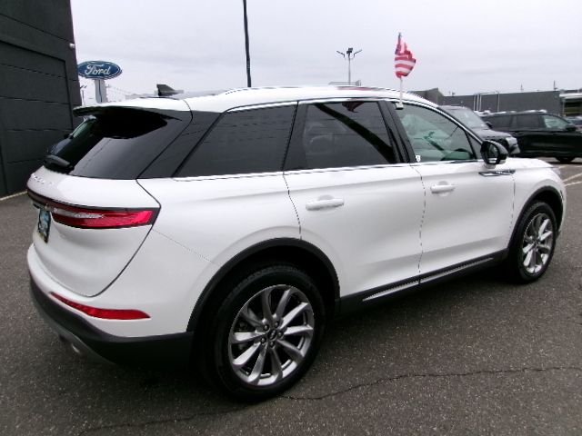 Used 2022 Pristine White Lincoln Standard image 5