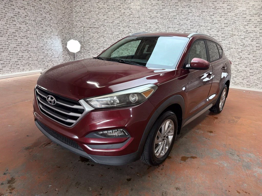 Used 2017 Ruby Wine Hyundai SE image 3