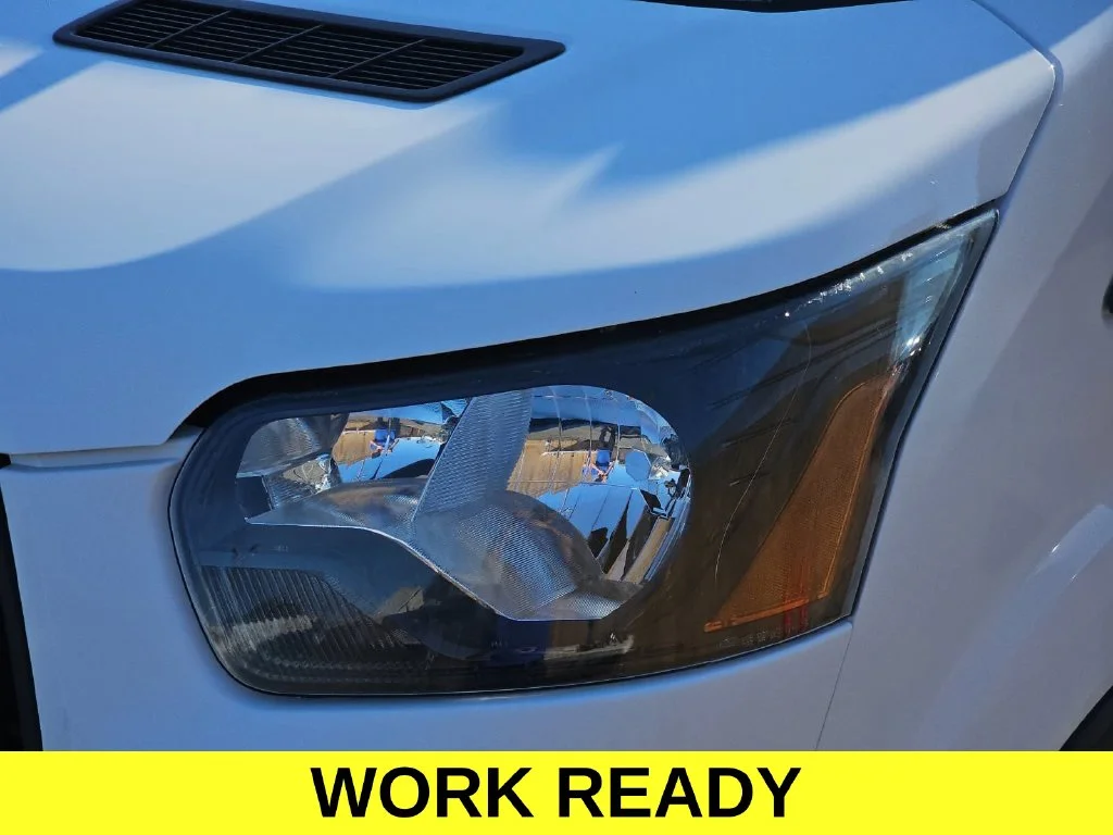 Used 2018 White Ford Base image 31