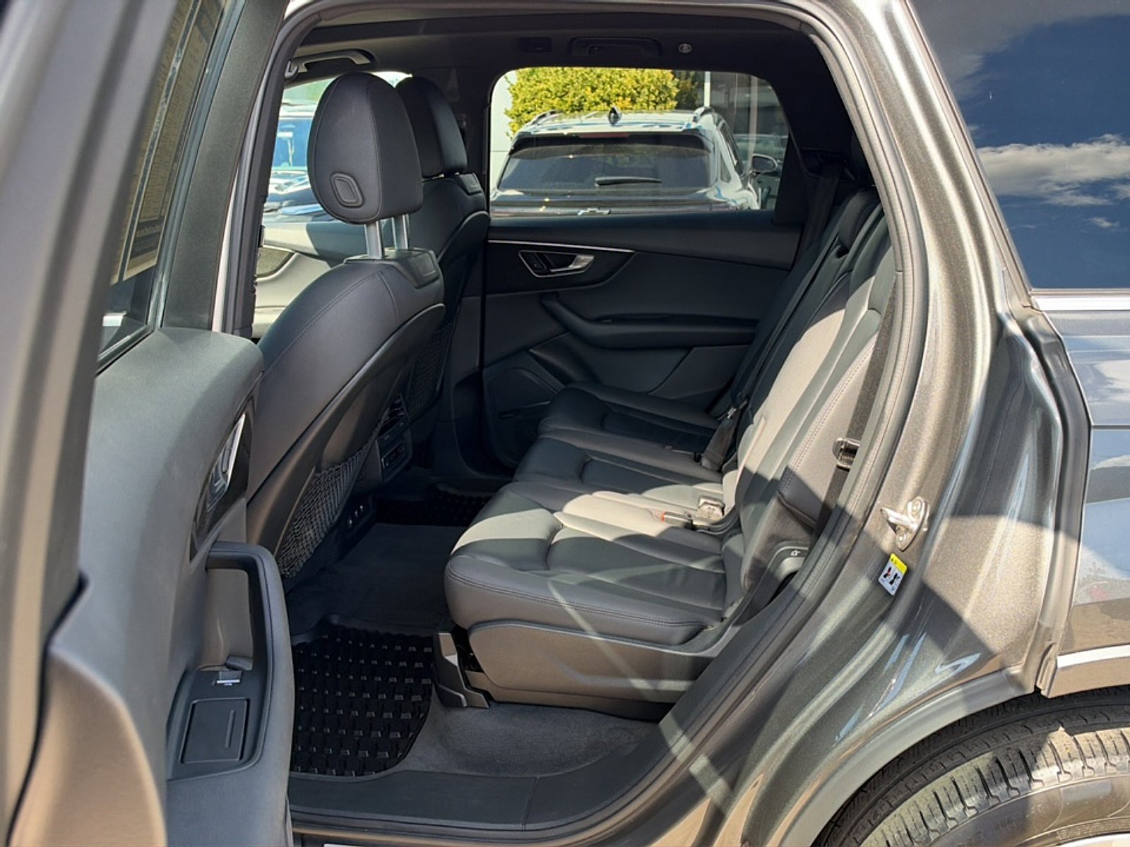 2020 Audi Q7 Premium Plus - Photo 23
