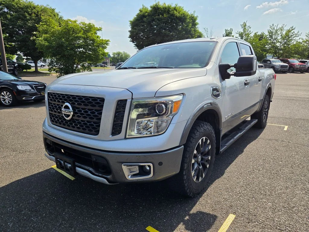 Used 2017 Silver Nissan PRO-4X image 3