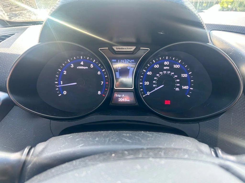 Used 2014 Black Hyundai Turbo image 9