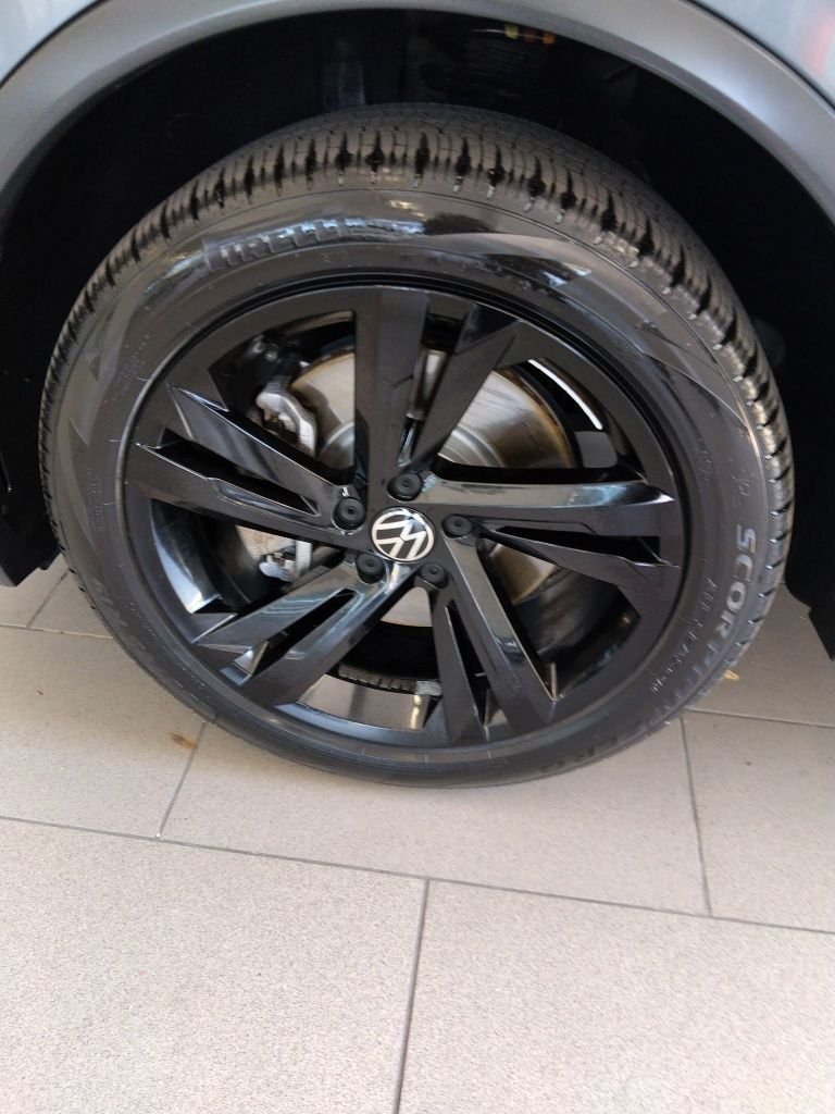 Certified Used 2023 Gray Volkswagen 2.0T SE R-Line Black image 19