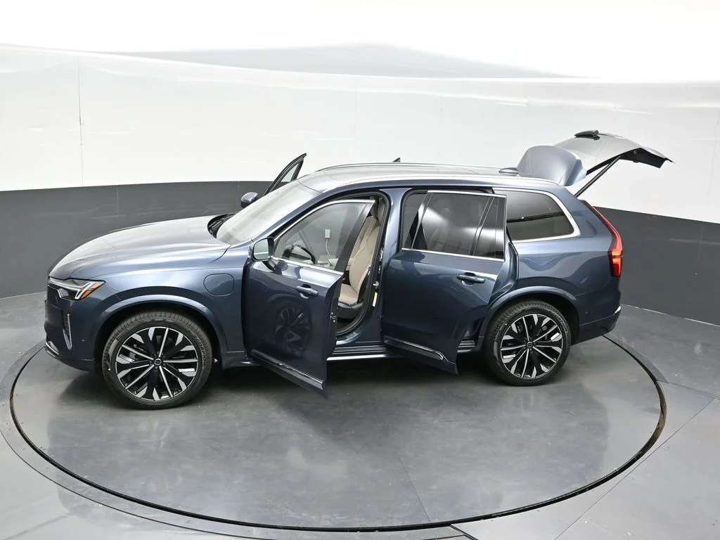 New 2026 Denim Blue Volvo T8 Plus image 42
