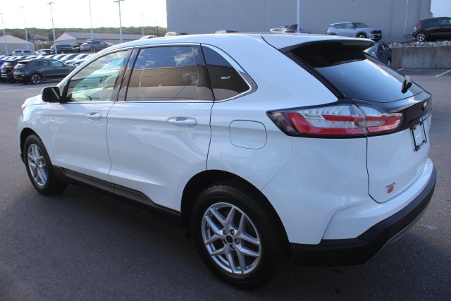 Used 2024 White Ford SEL image 30