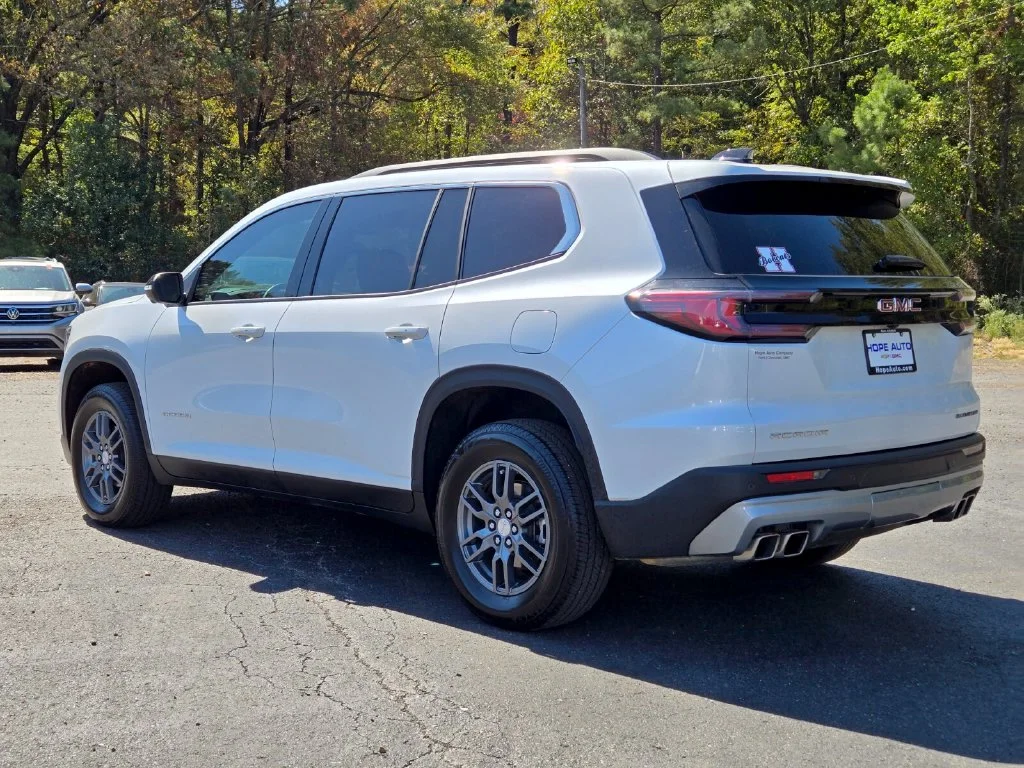 Used 2025 White GMC Elevation image 3