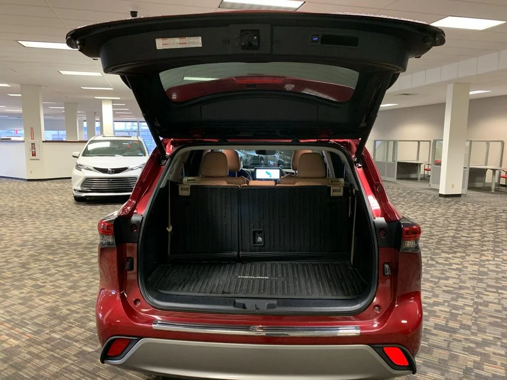 Used 2020 Red Toyota Platinum image 18