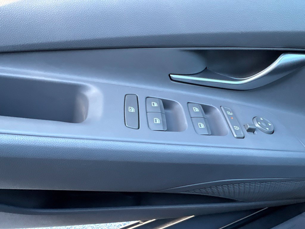 2024 Hyundai Elantra SEL - Photo 23