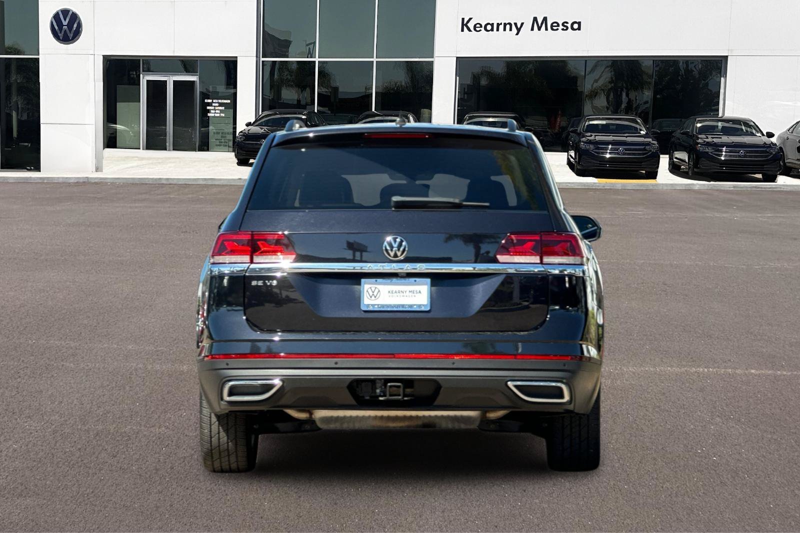 Used 2022 Deep Black Volkswagen 3.6L V6 SE w/Technology image 5