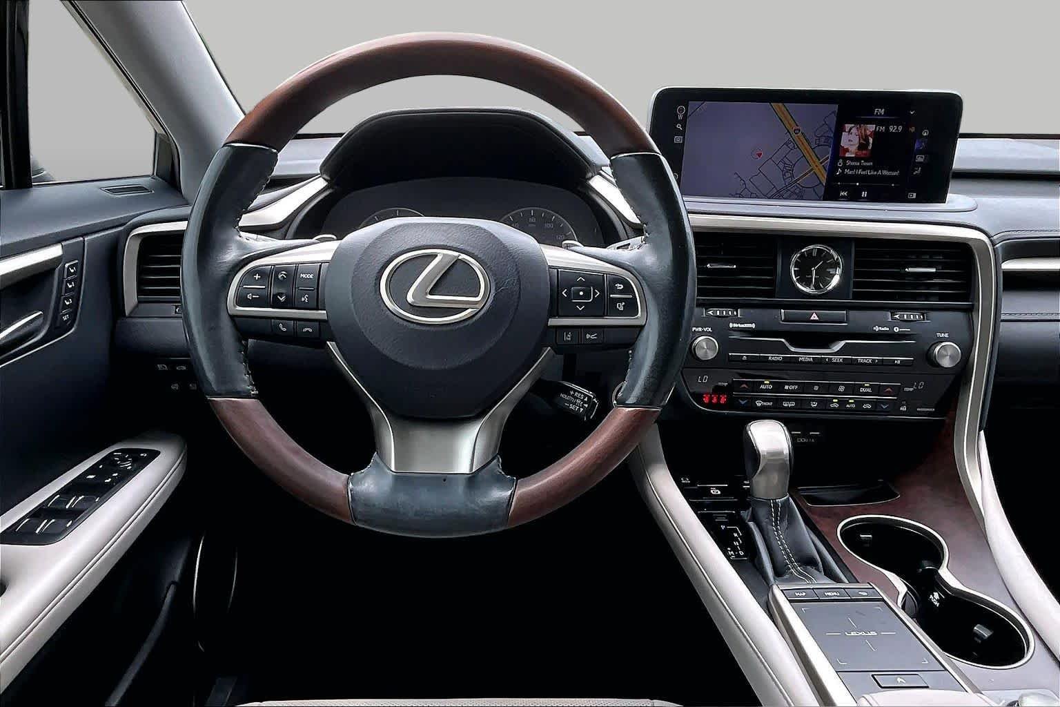 Used 2020 Eminent White Pearl Lexus  image 6