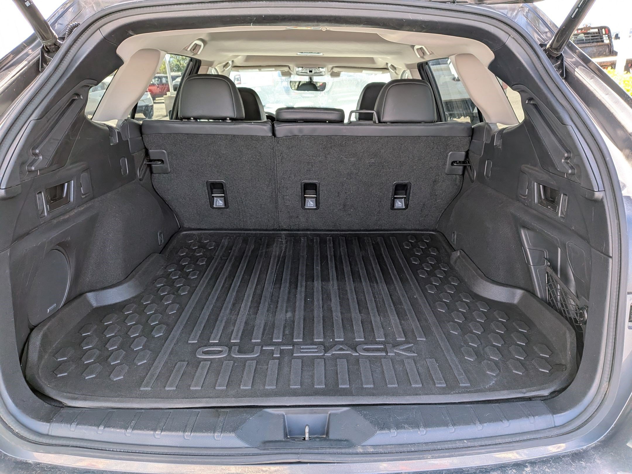 Used 2020 Magnetite Gray Metallic Subaru Limited image 30