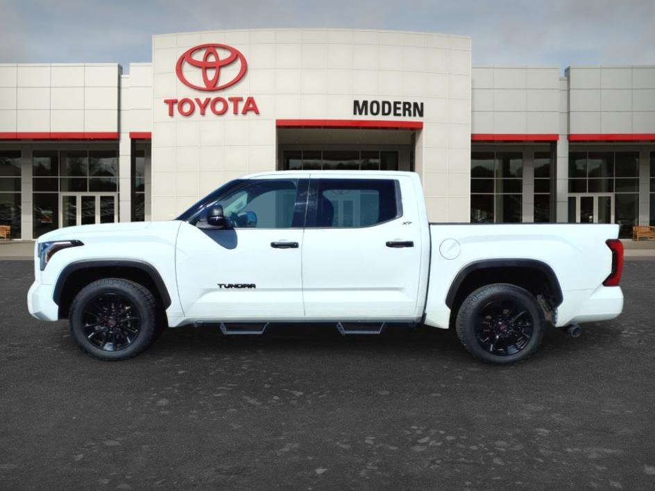Used 2023 Ice Cap Toyota SR5 image 3