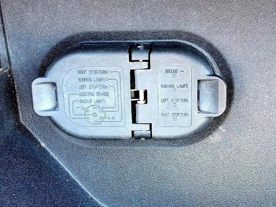 Used 2023 Ice Cap Toyota SR5 image 10