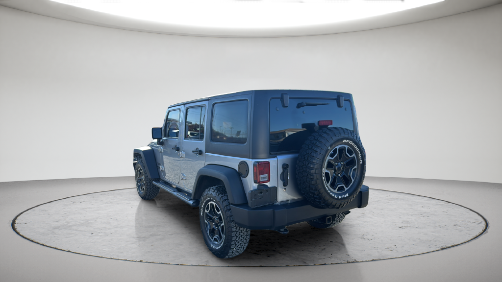 Used 2013 Silver Jeep Unlimited Sport image 11