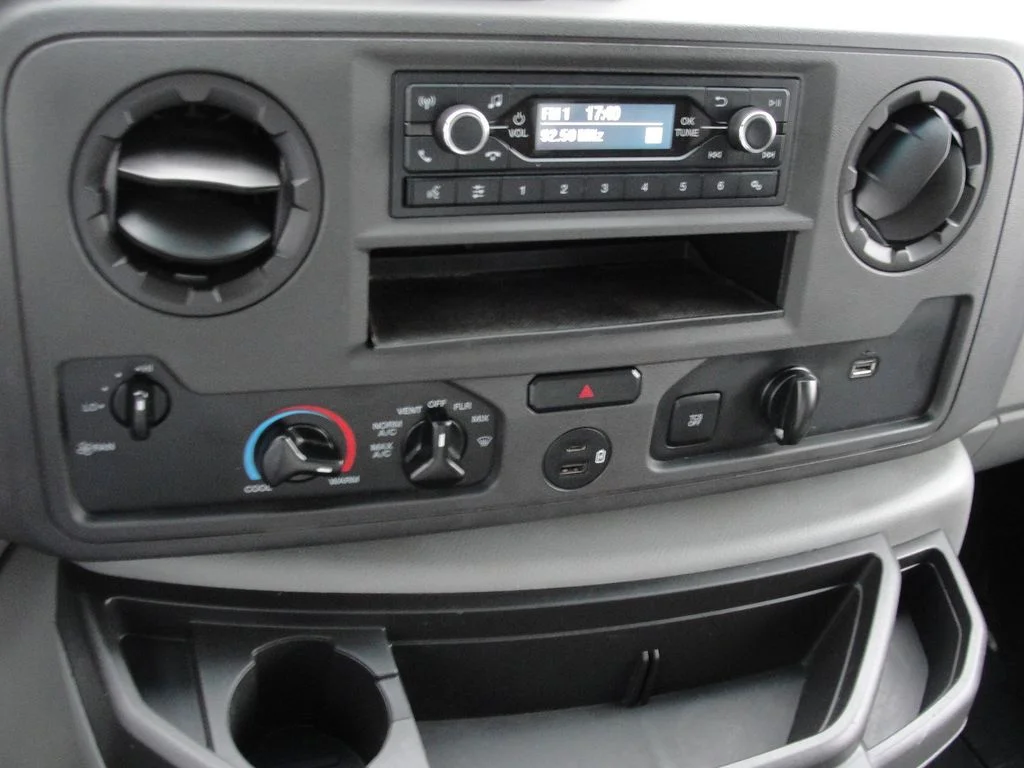2023 Ford E-Series Cutaway Base - Photo 10