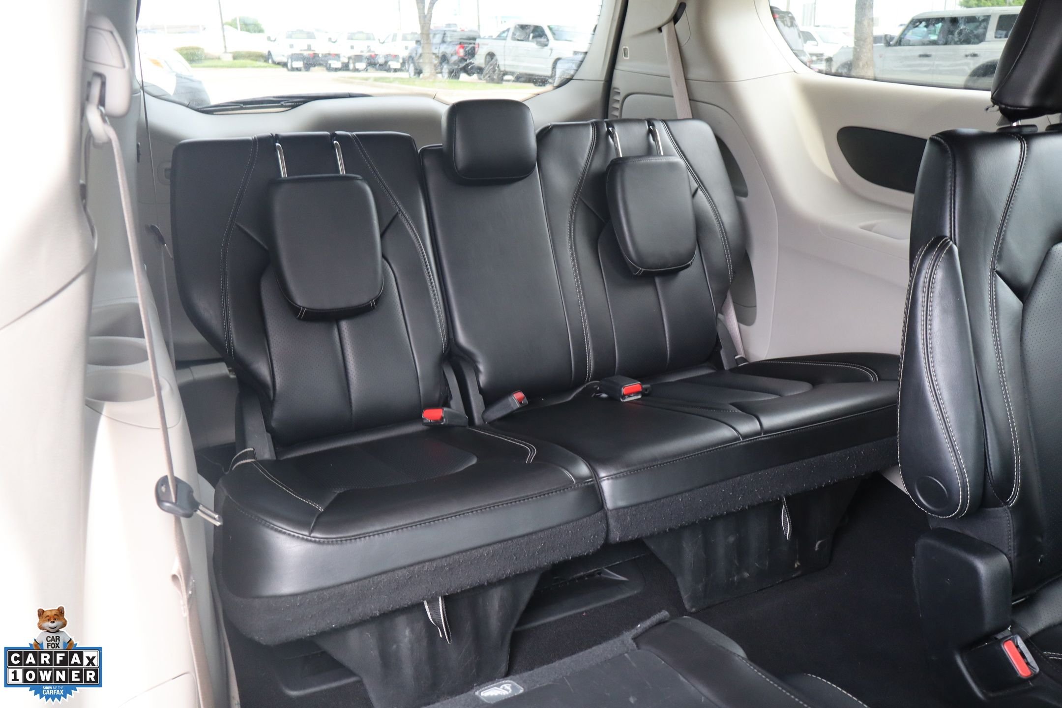 Used 2023 White Chrysler Touring L image 28
