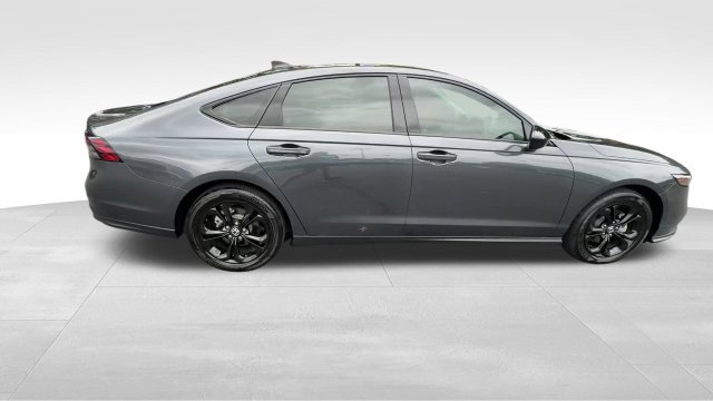 2025 Honda Accord SE - Photo 8