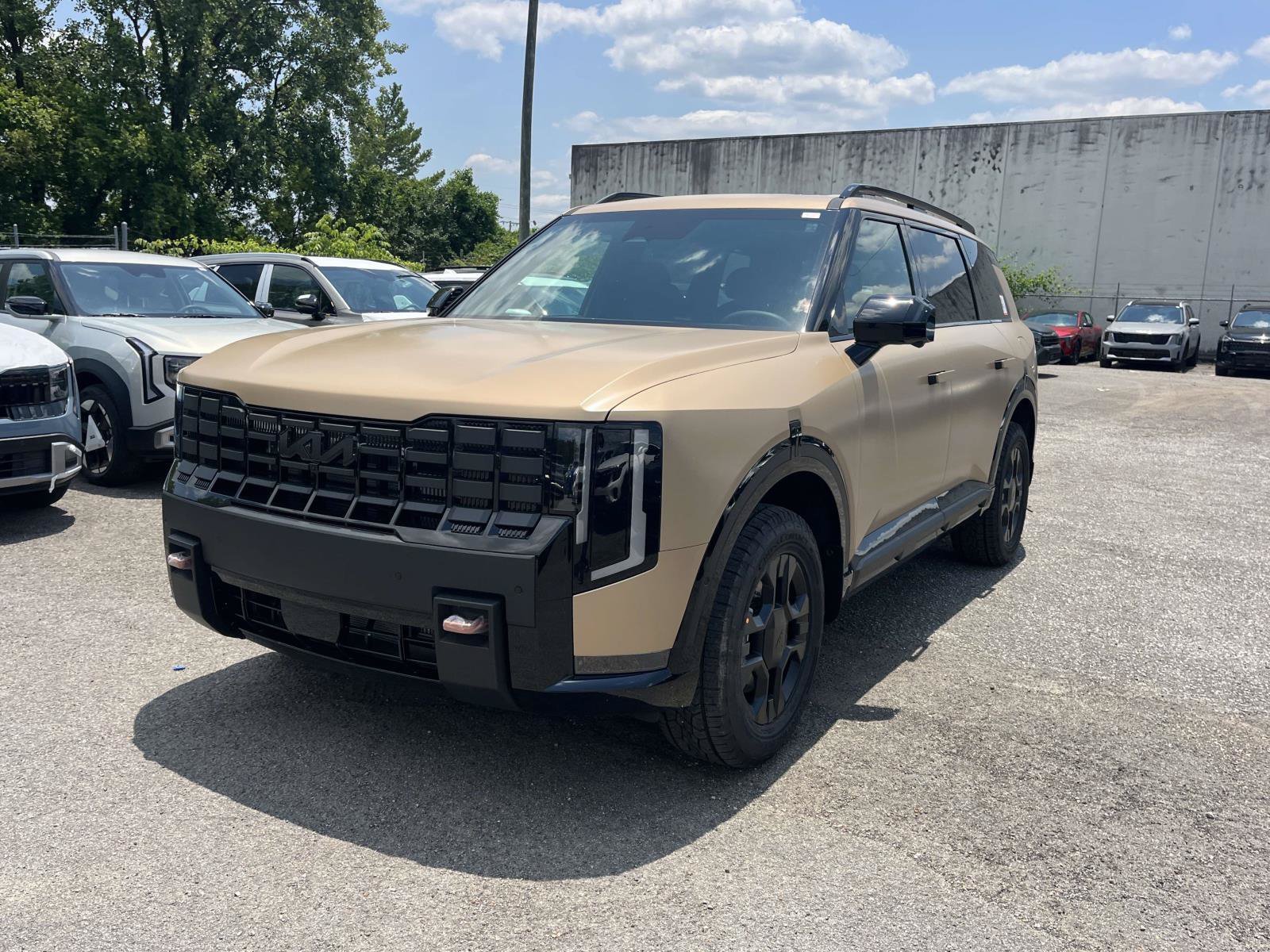 New 2027 Terrain Brown Kia X-Pro SX image 3