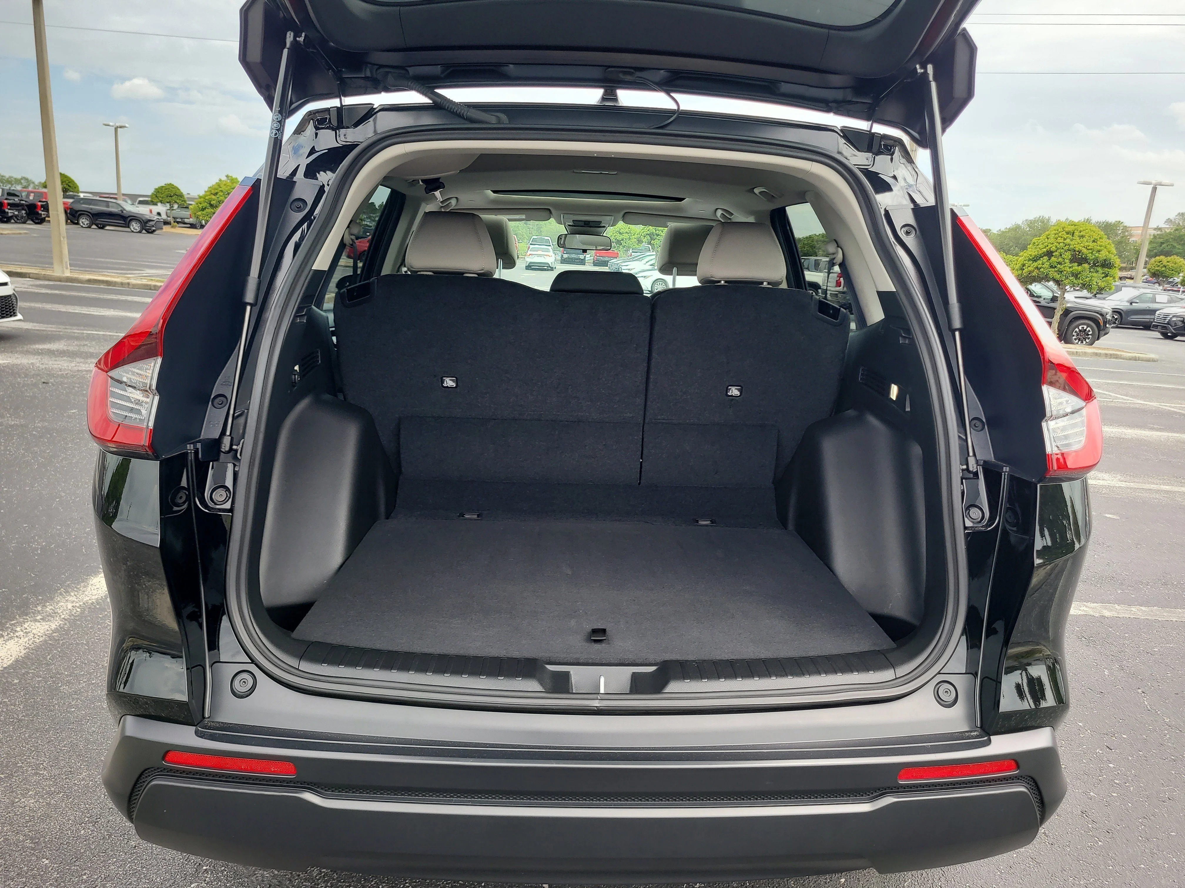 Used 2025 Sparkle Silver Honda EX image 10